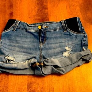 Maternity shorts